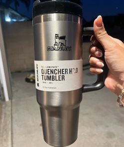 Stanley 40oz  Silver Quencher H2.0 Tumbler Jug Thermos Flowstate Straw Cup 
