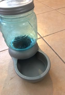 Mason jar hotsell dog water dispenser