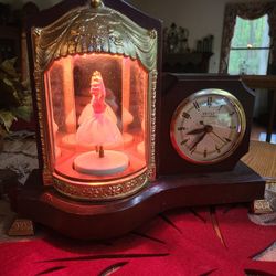 United Sessions Vintage Ballerina Clock