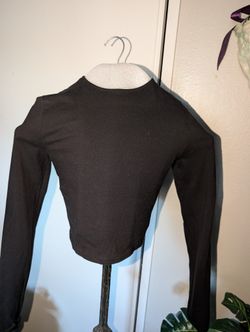 Long Sleeve Cropped Top With Cutout Back