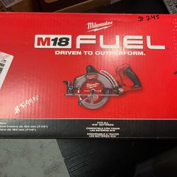 Milwaukee M18 FUEL 18V Lithium-Ion Cordless 7-1/4 in. Rear Handle Circular Saw (Tool-Only)