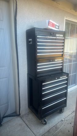 CRAFTSMAN toolbox.   16 DRAIWER.