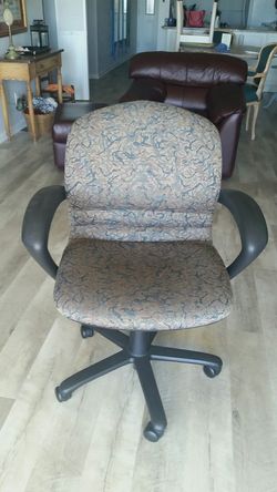 Desk/office chair