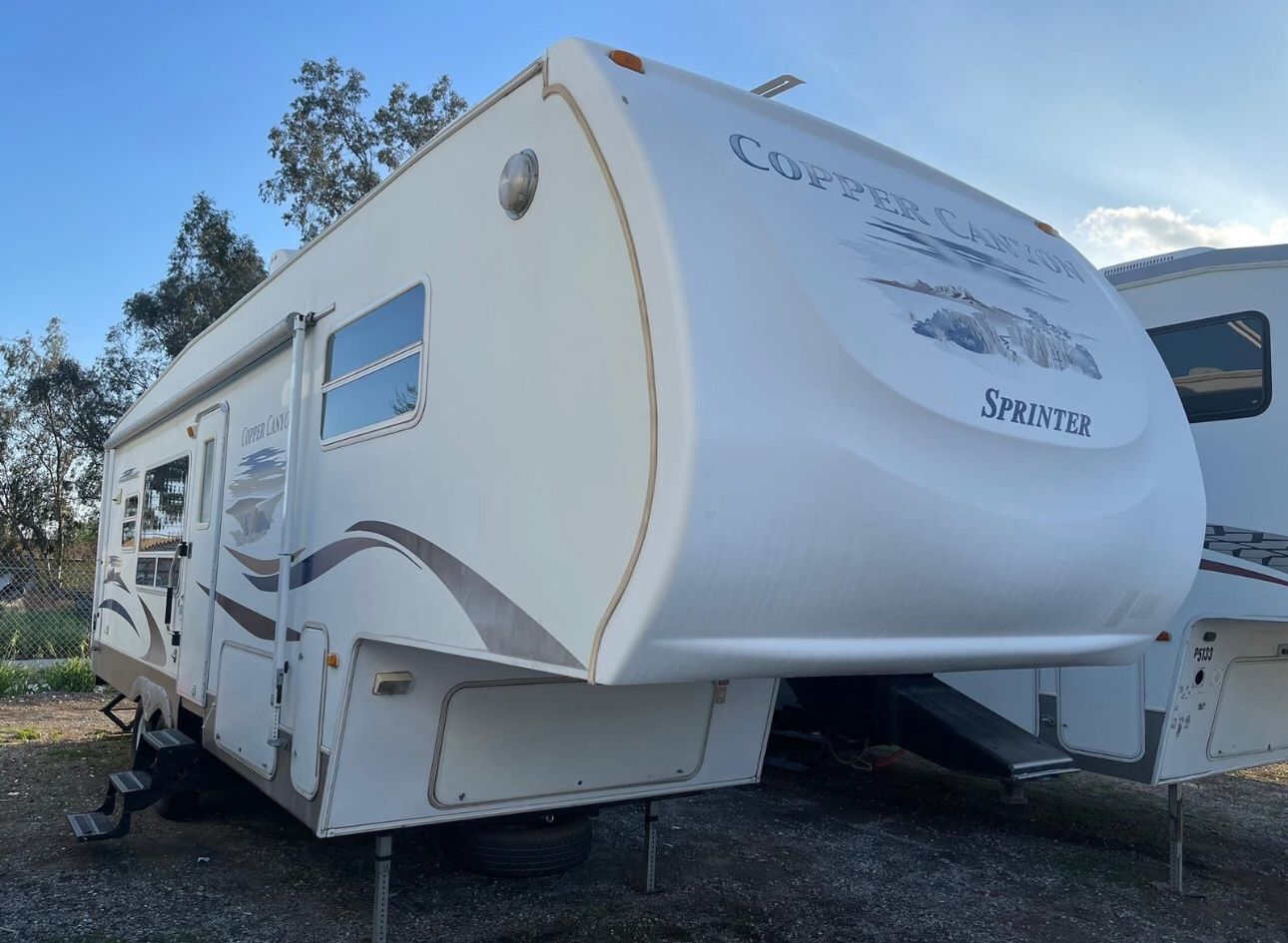 2007 Cooper Canyon Fifth Wheel/ Travel Trailer/ Rv