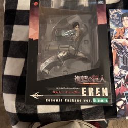Eren Statue 