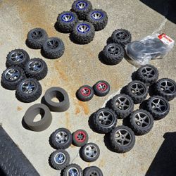 Lots Of Traxxas Rims And Tires.  Xmaxx E Revo 