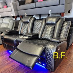☀️ Loveseat, Black Leather, Power Recliners, USB, Bluetooth, Cup Holders, New in the Box.