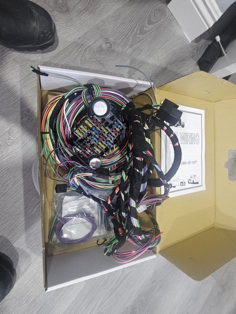 New 21 Circuit Universal Wire Harness