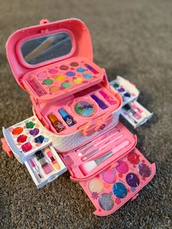 Kids make up set