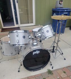 PDP 5-Piece Drum Kit with Cymbal