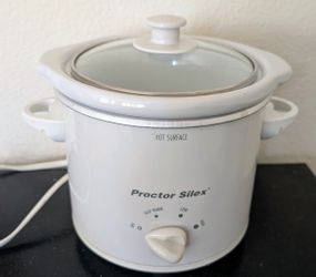 1.5 quart Round Slow Cooker