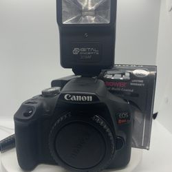 Canon EOS Rebel T7 ( Beginner Package )