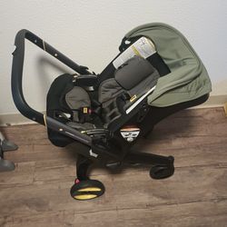 Doona Carseat and Stroller For Sale