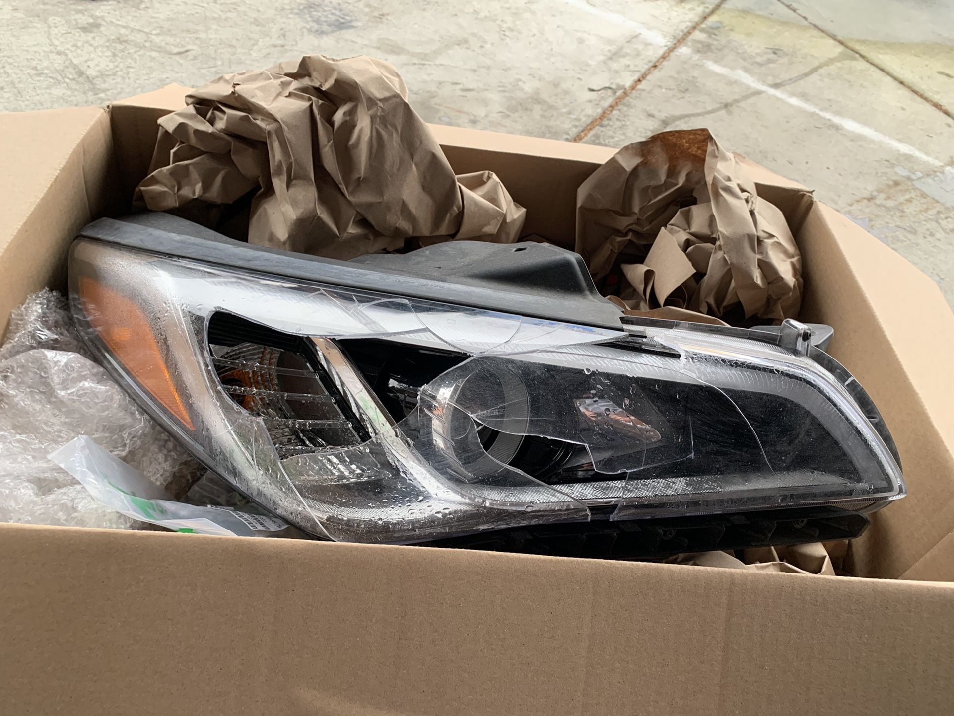 2015 Oem Hyundai Sonata Headlight (damage)