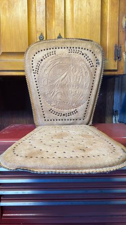 Foldable seat