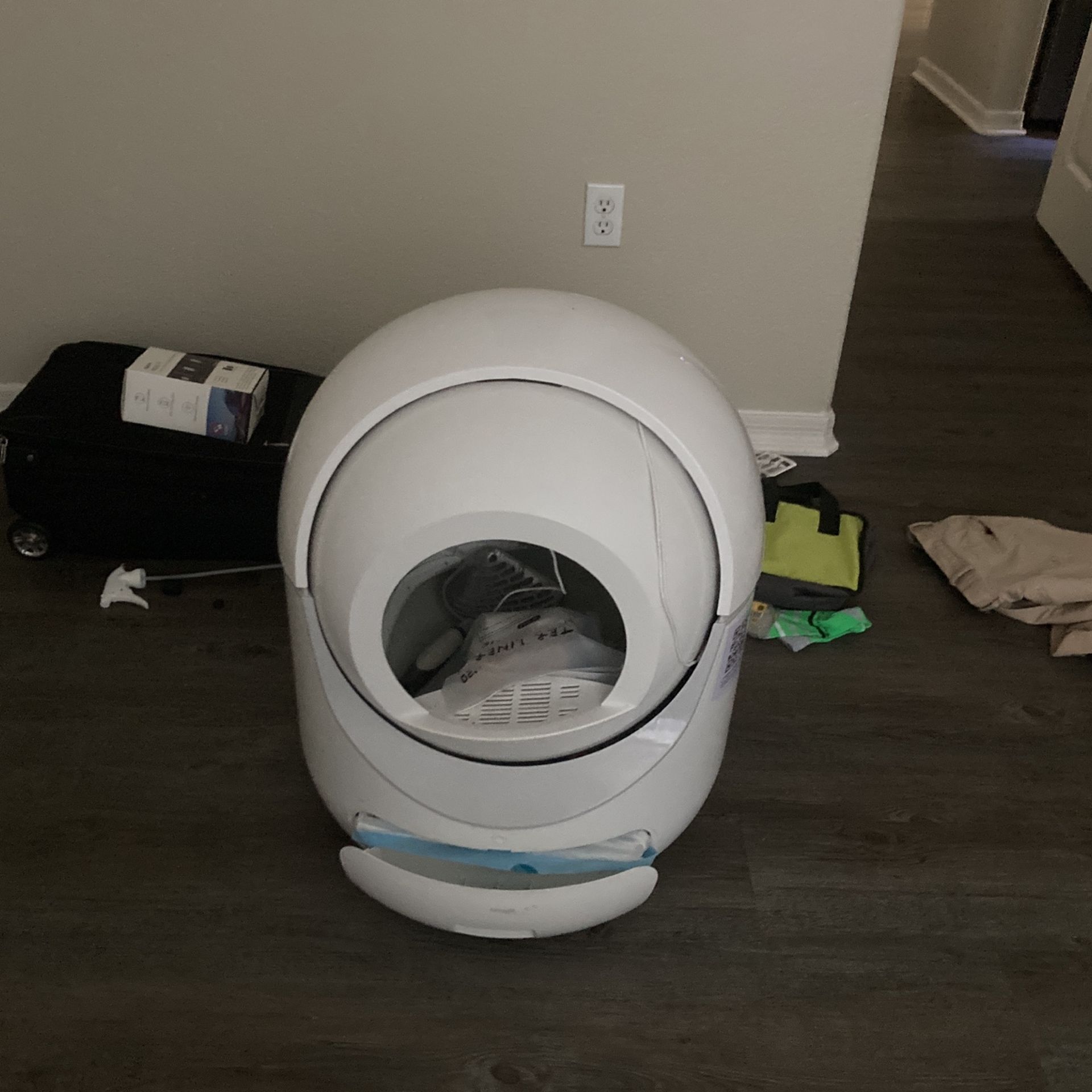Self Cleaning car Litter Box
