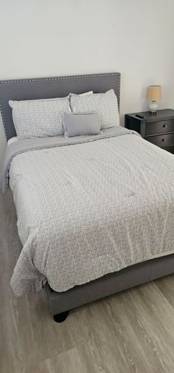 Queen bed Gray Upholstered Bed Frame with Nailhead Trim plus night stand