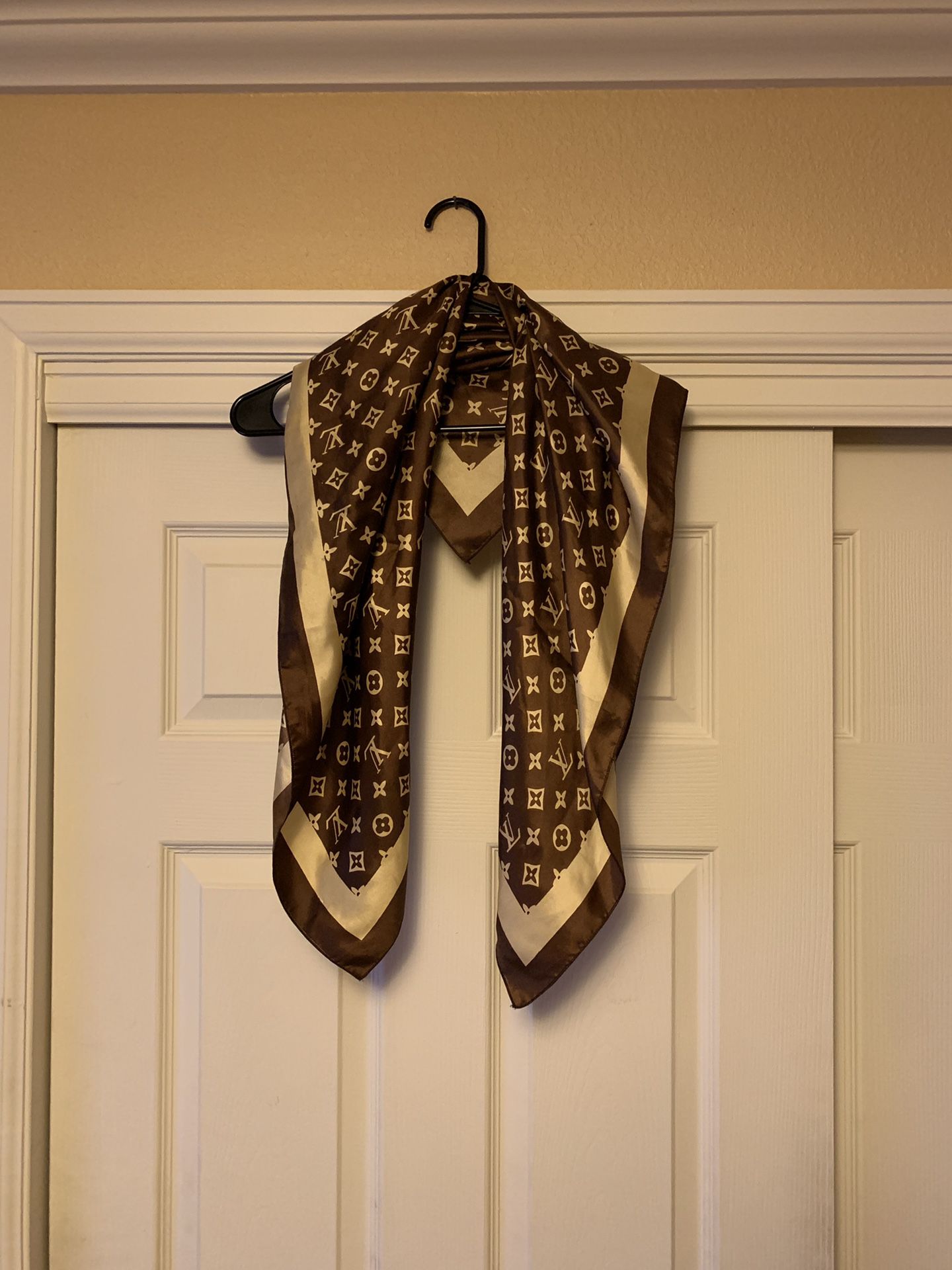 Silk Louis Vuitton scarf