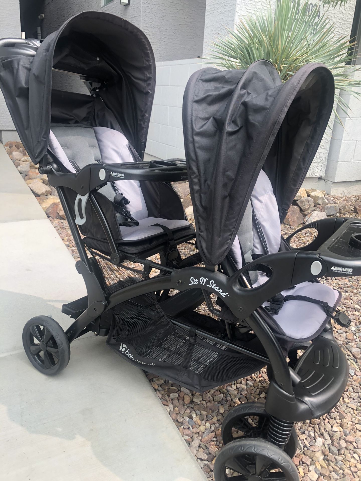 Nearly New used 4x baby trend sit and stand double stroller