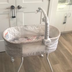 Small Bassinet 