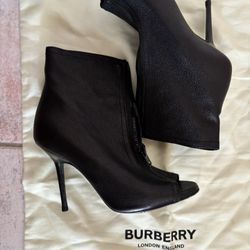 Burberry peep toe ankle bootie open toe dress shoes ankle boots zipper heels