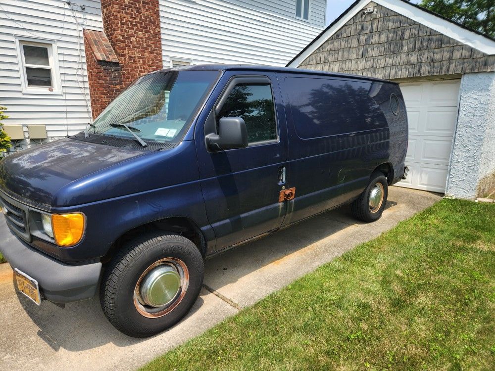 2005 Ford Econoline