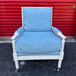 CHAIR / LIGHT BLUE / IN GOOD CONDITION/ DELIVERY NEGOTIABLE 