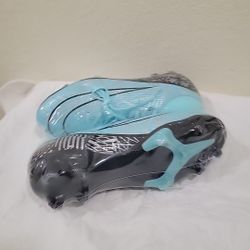 Men's & Boys' Soccer Cleats Size 1 5 6 7 9.5 10 11 New New For $25