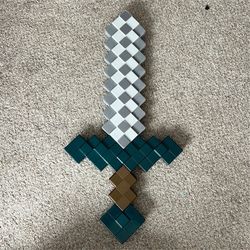 Minecraft Dungeons Deluxe Foam Roleplay Sword, Lifesize Battle Toy with Sound Effects for Active Play, Gift for Kids Age 6 and Older