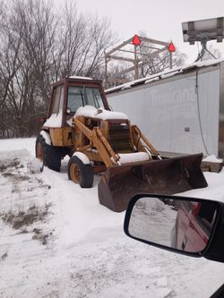 About 1990 Case 480E LL Tractor