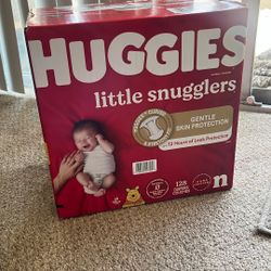 Huggies Little Snugglers 128 Ct
