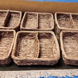 5 Brand new natural grass woven baskets / Organizer 