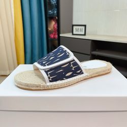 D.ior sandals size 4-11