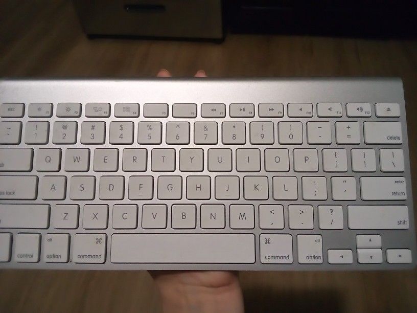 Apple Keyboard 