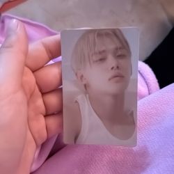 yeonjun photocard from txt