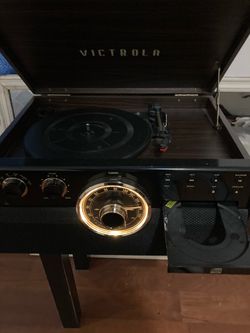 Record Player: Victrola Empire