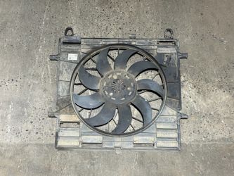 2020 Mercedes Sprinter 2.0 GAS radiator fan assembly