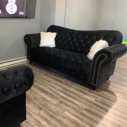 Juliette Black Velvet Sofa & Loveseat / couches / Living room set 