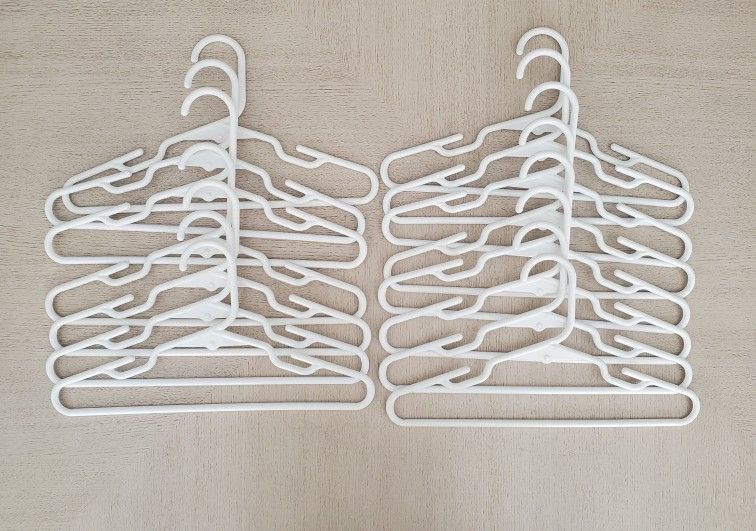 White Infant/Toddler Hangers (15)