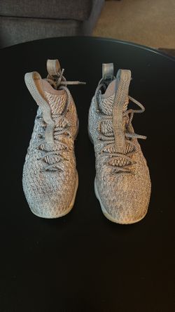 Nike Lebron 15 Ghost Sz 7Y