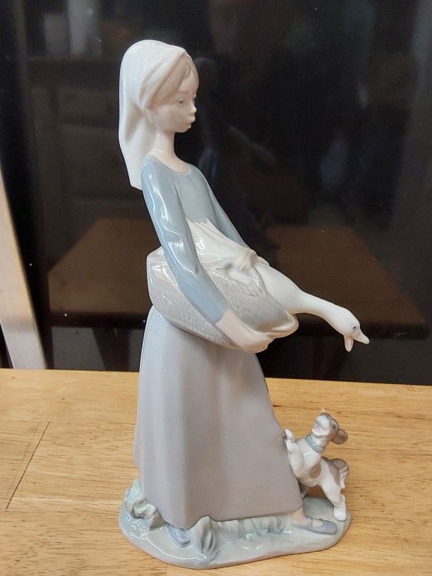 Lladro Girl With Goose And Dog