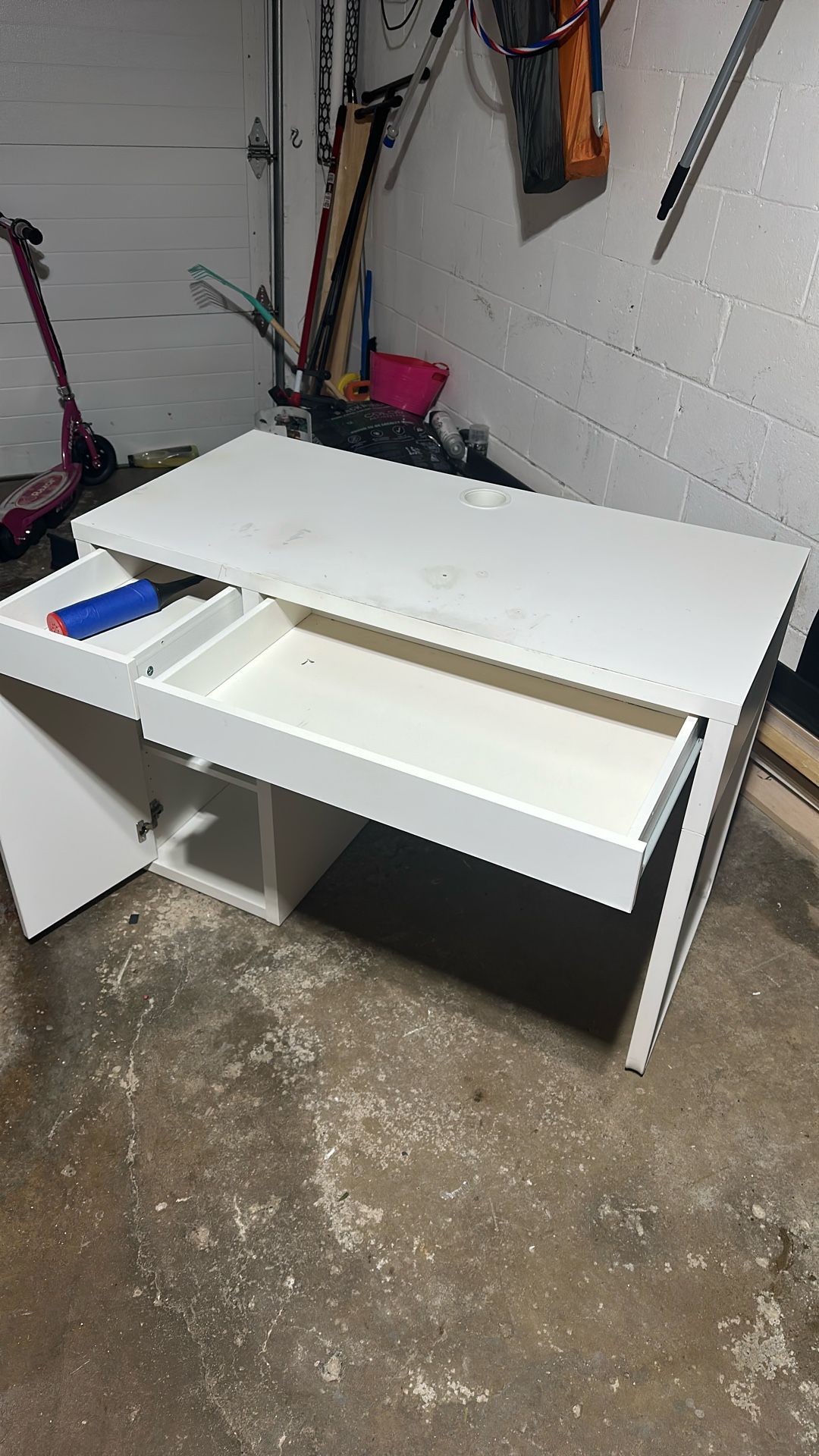 White Desk