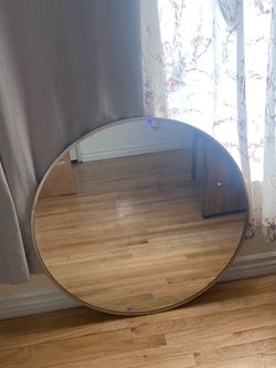 Large Round 30inch Wall Mirror with Gold Frame