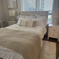 Tufted Queen Upholstered Bed Frame 