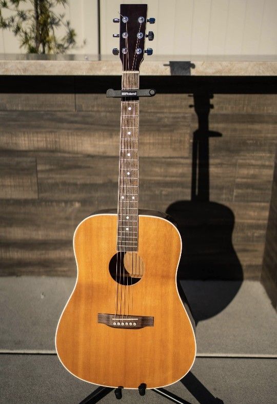 Unbranded Acoustic Guitar 