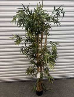 Fake plant decor