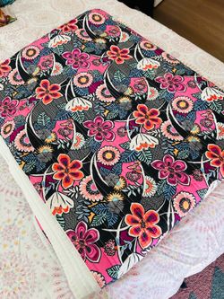 Bedspread and Shams. King Size