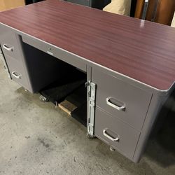 Tanker Desk With Lock bar