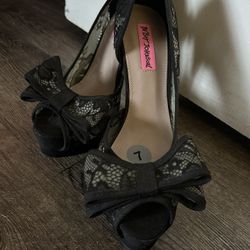 Betsy Johnson Black Lace/bow High Heels 7 