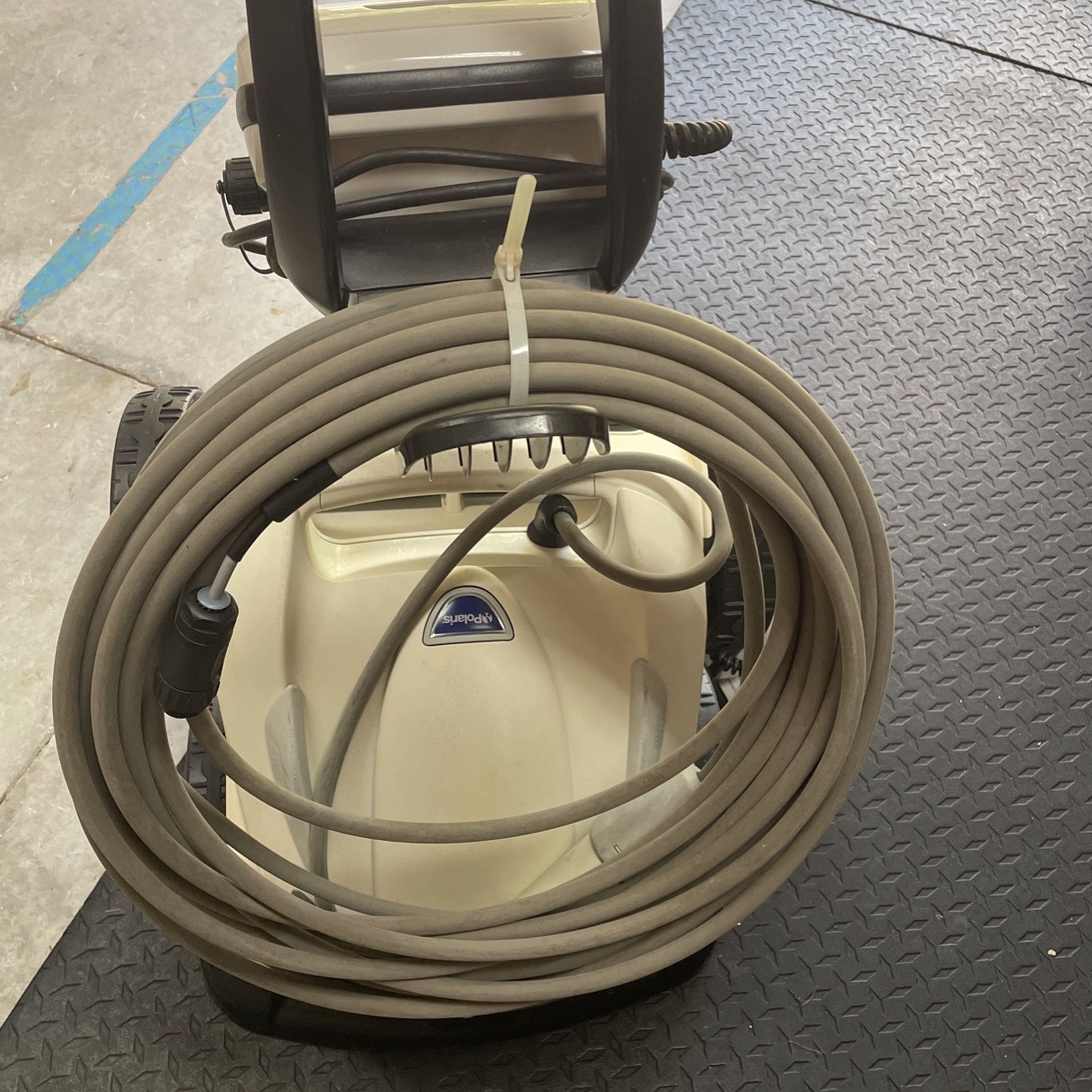 Polaris P965iQ Robotic Pool Cleaner for Sale in Lake Worth, FL OfferUp